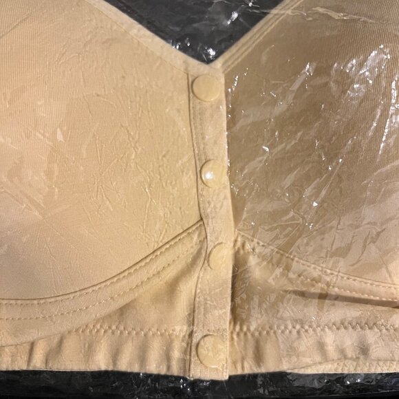 Daisy Seamless Bra — Front Snap Closure (3XL, Beige, New in Packaging) - Picture 3 of 4